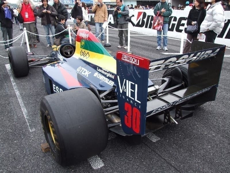 LARROUSSE LAMBORGHINI LOLA LC90
