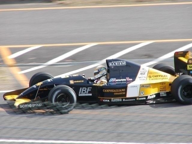 ミナルディランボルギーニ M192