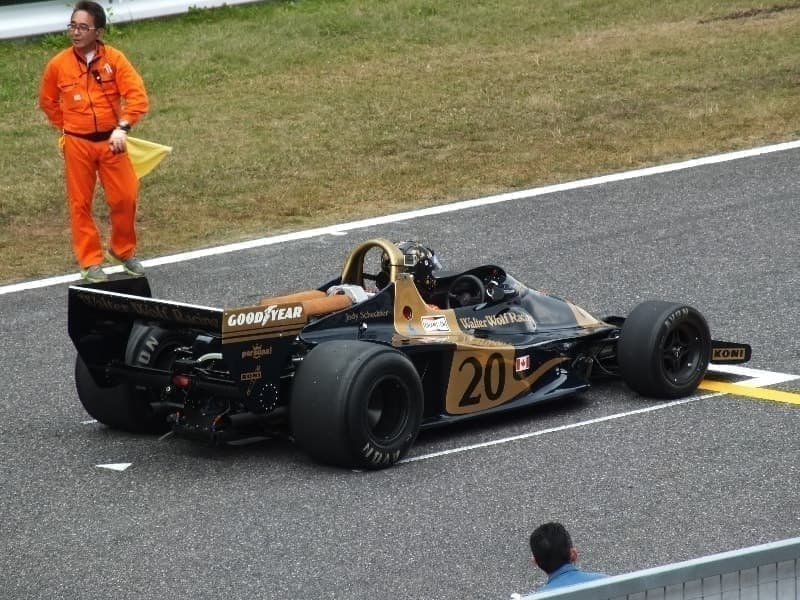 ウルフWR1フォード