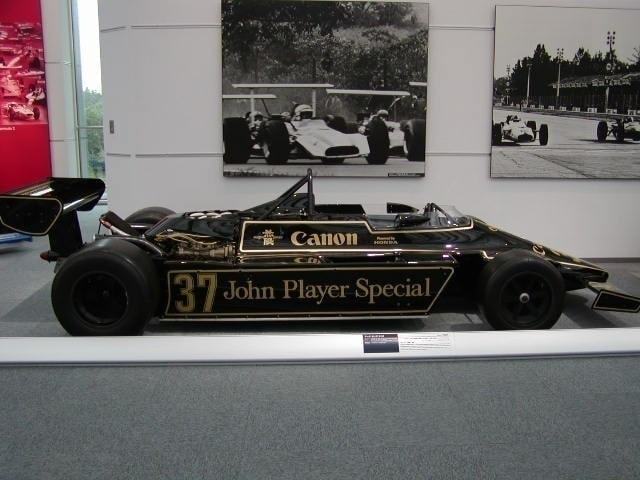 マーチホンダ 812