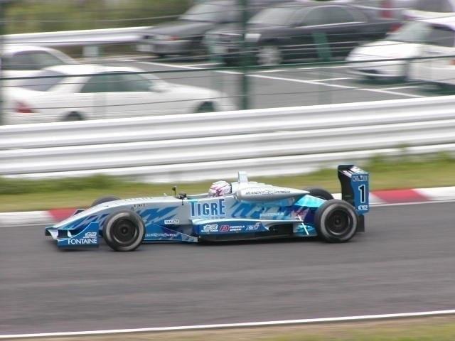 ローラ童夢F106/03