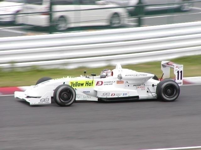 ローラ童夢F106/03