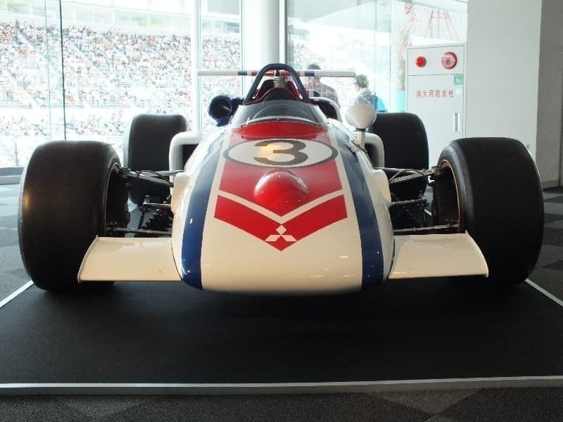 三菱 コルト F2000