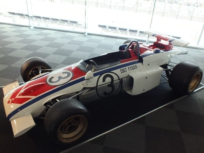 三菱 コルト F2000