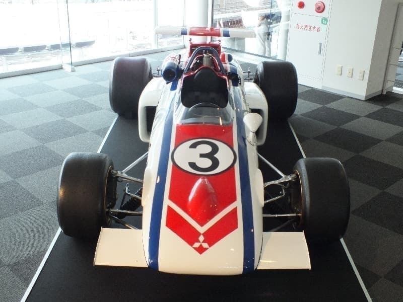 三菱 コルト F2000