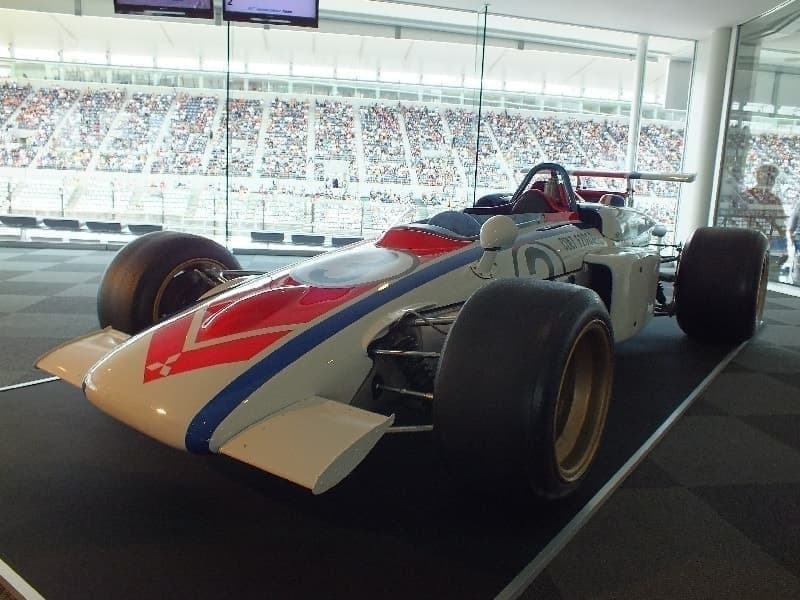 三菱 コルト F2000