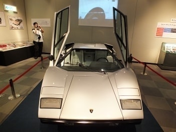 LAMBORGHINI Countach LP400