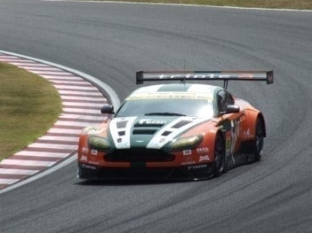 アストンマーティン V12 ヴァンテージ GT3