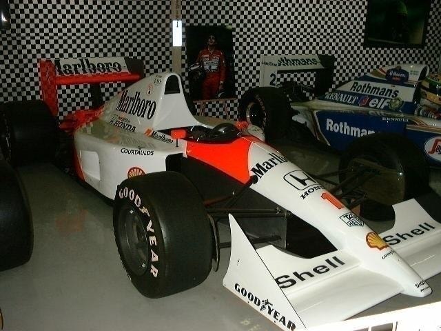 マクラーレンホンダMP4/6