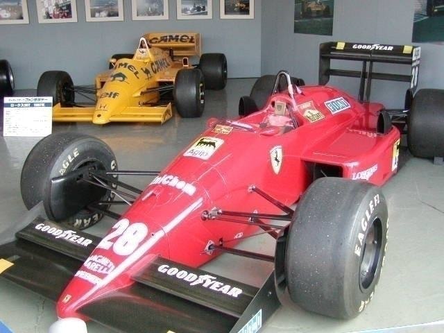 フェラーリF187:F1画像