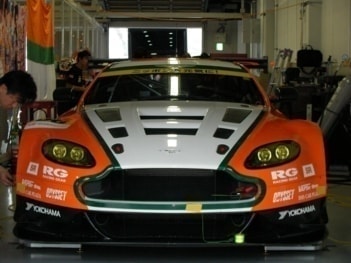 アストンマーティン V12 ヴァンテージ GT3