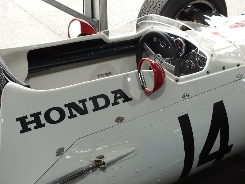 HONDA RA300