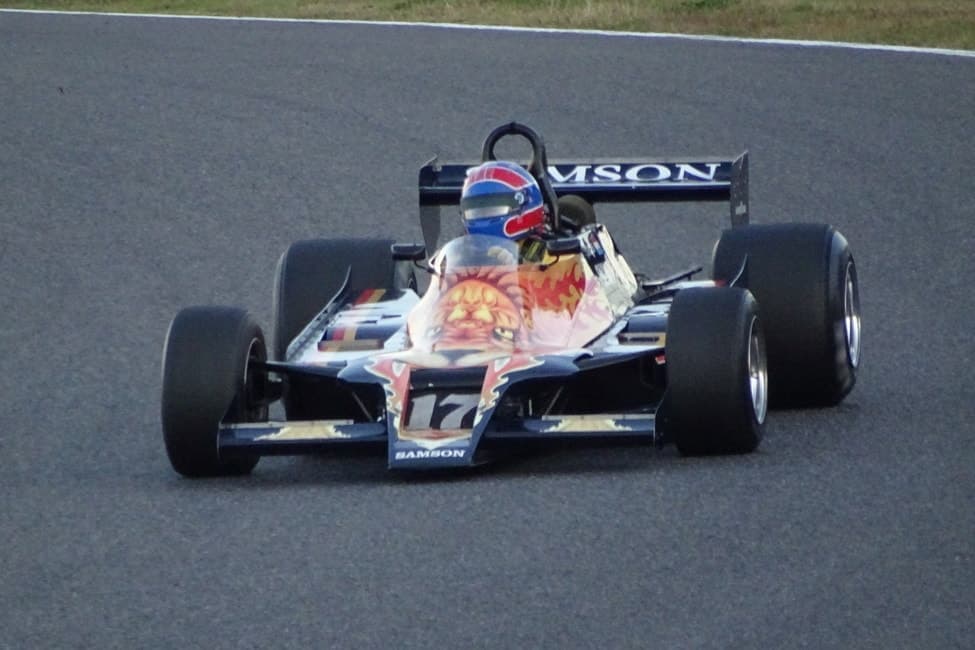 シャドウＤＮ９Ｂ