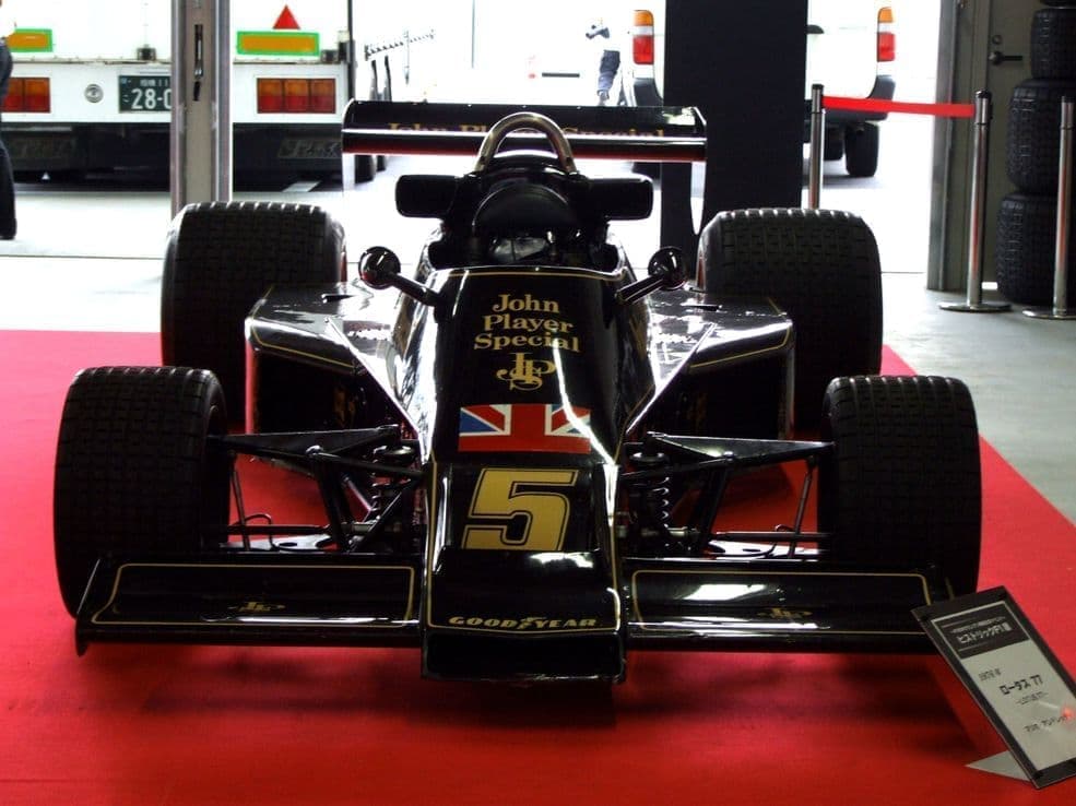 ロータス77フォードコスワース