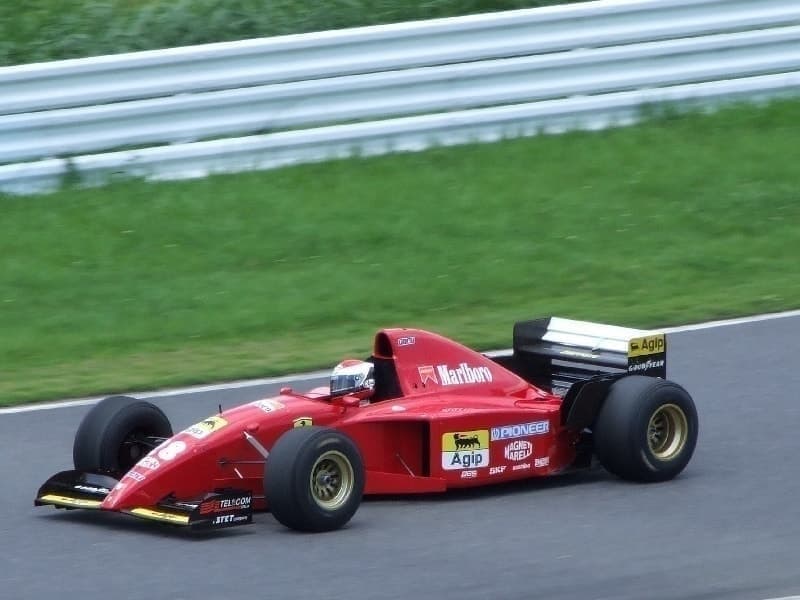 Ｆｅｒｒａｒｉ　４１２Ｔ２