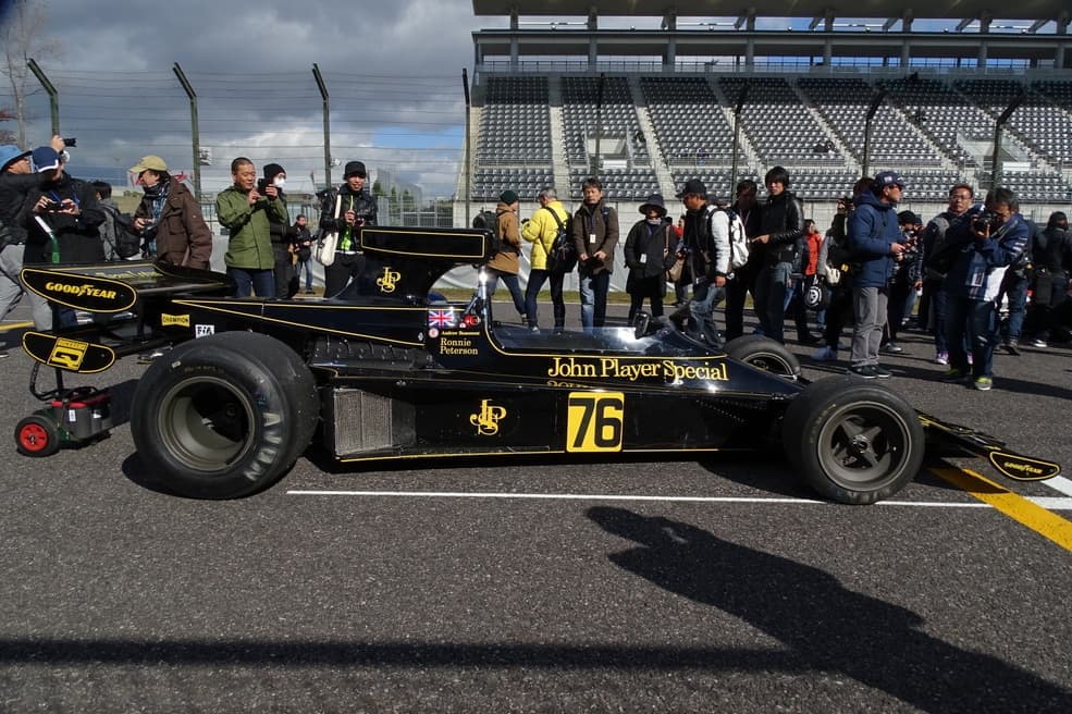 ロータス76フォードコスワース