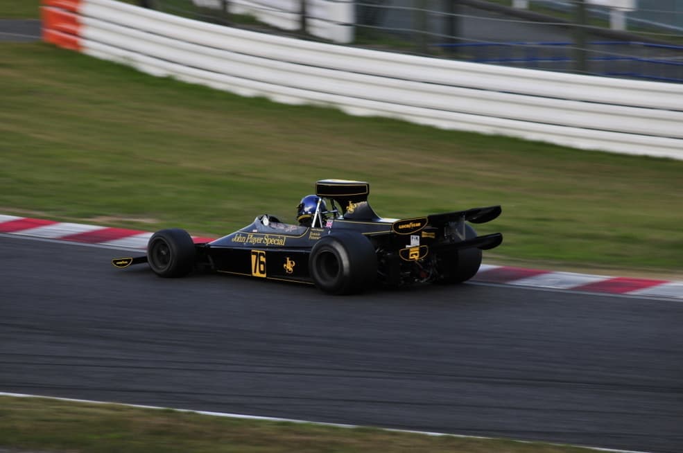 ロータス76フォードコスワース