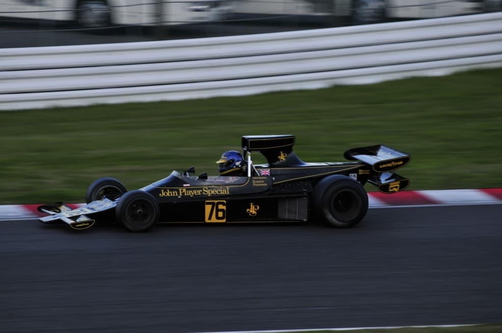 ロータス76フォードコスワース