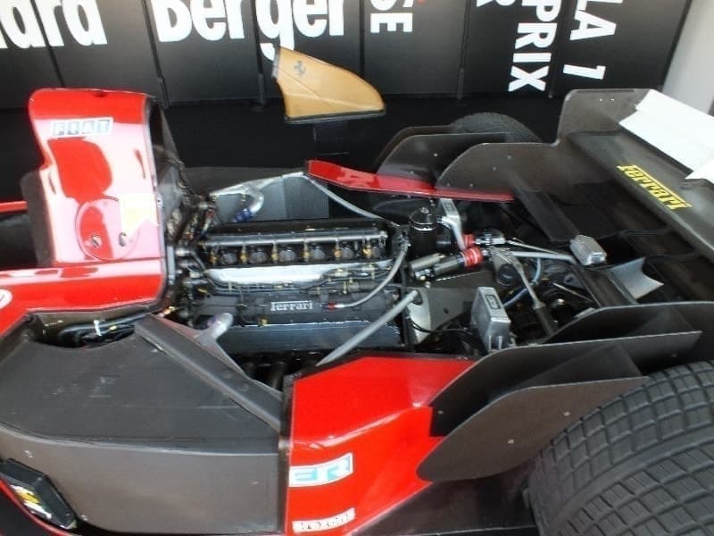 Ｆｅｒｒａｒｉ　４１２Ｔ２